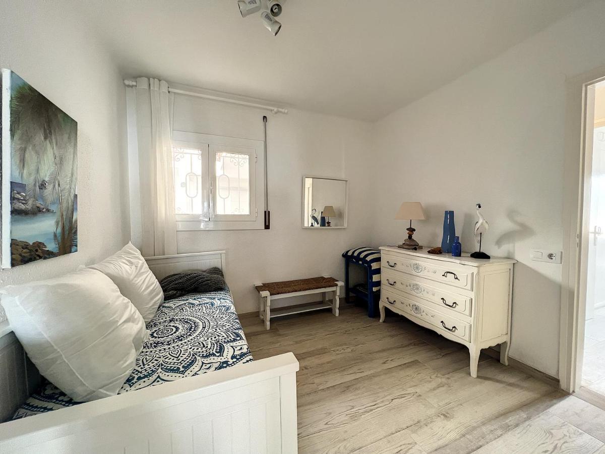 Alexandra 1 Era Linea De Mar, Fantastico Piso Tota Roses Exterior foto